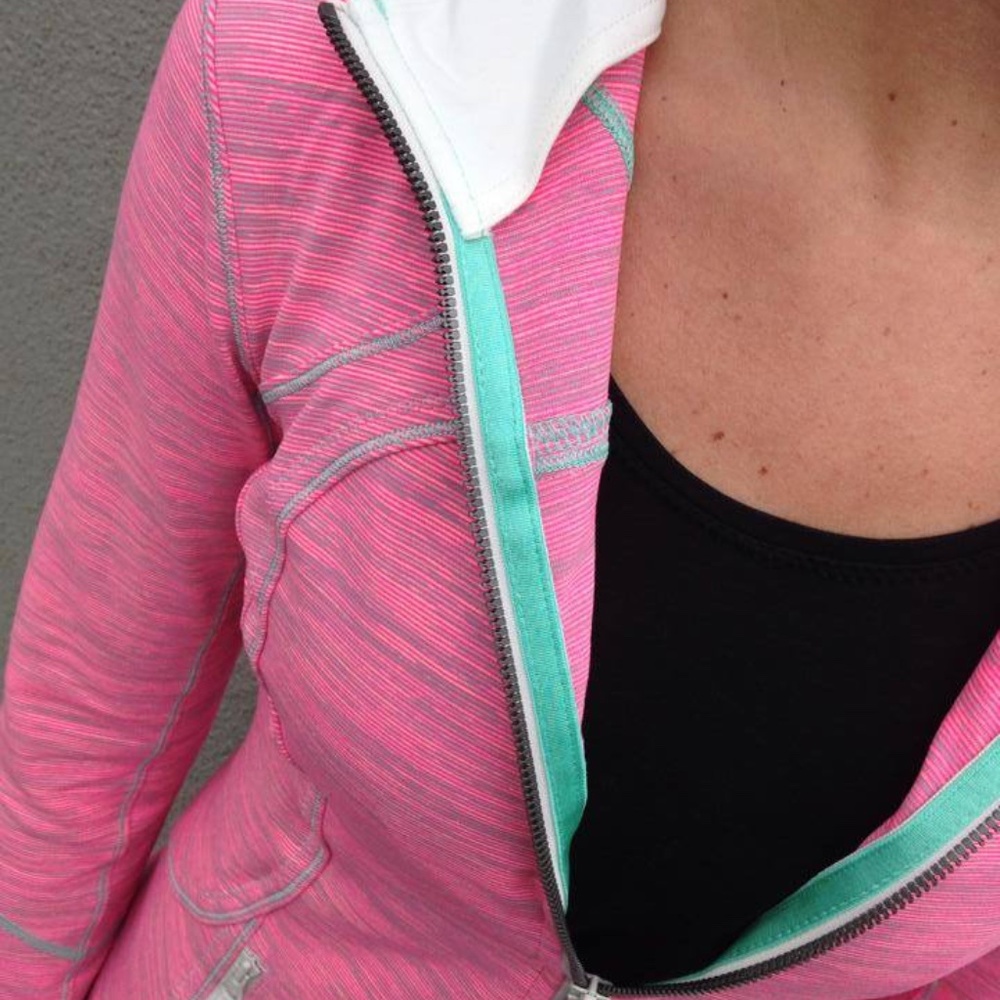 Lululemon Forme Jacket - Picture 12 of 15